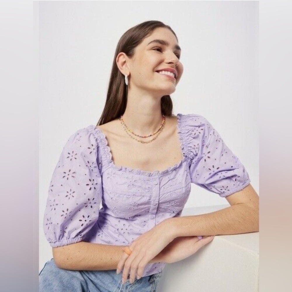 Gap,puff sleeve eyelet top in purple lotus lavender sz M NWT